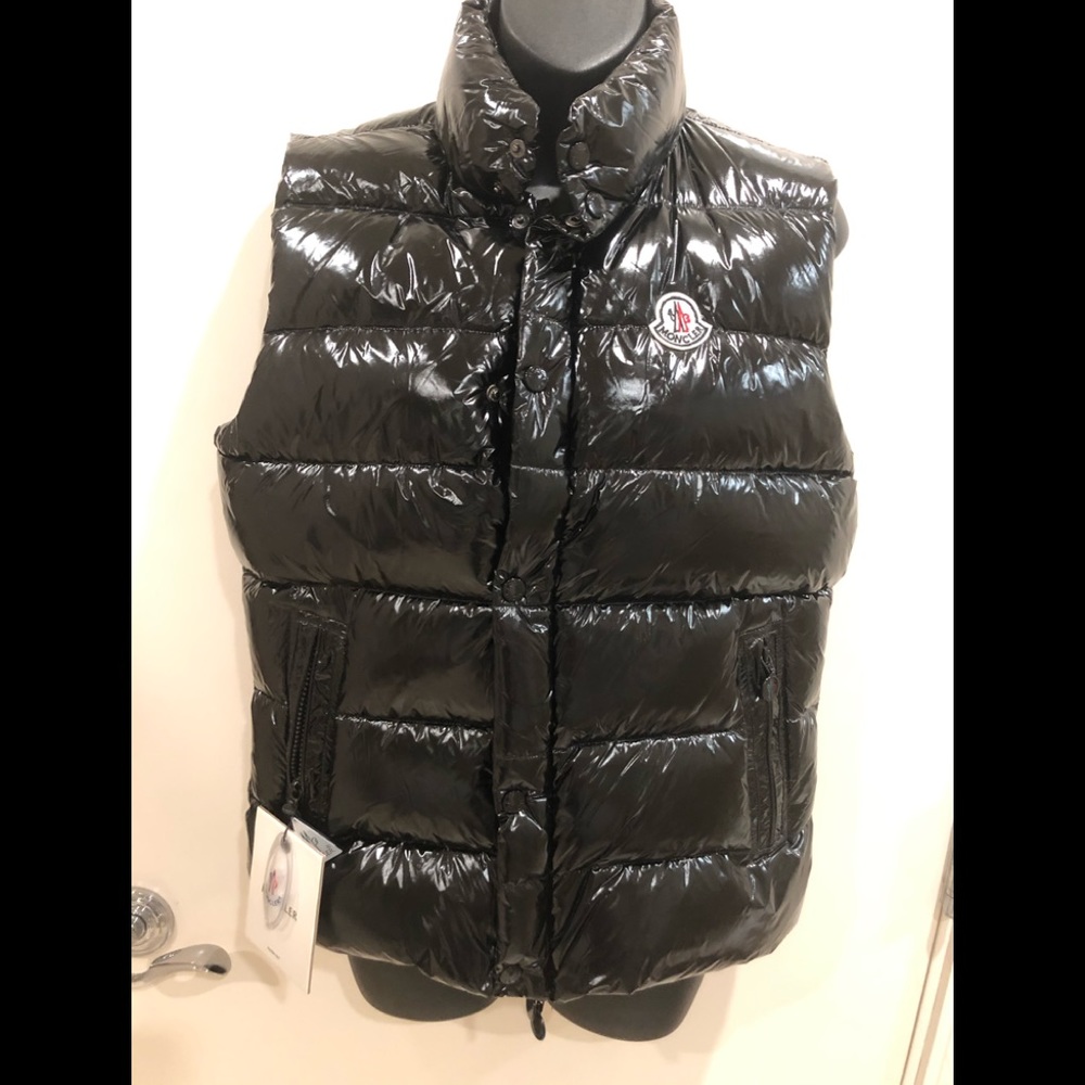 - Moncler puffer vest men’s  women’s size 0 small